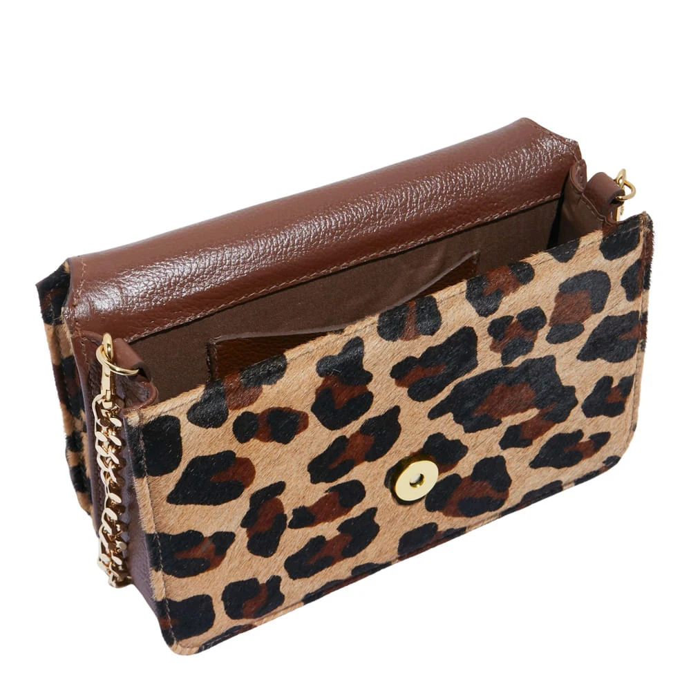 Bolsa Flap Bag Couro Estampa Pelo Onça Alça Corrente - vista 3 de 4
