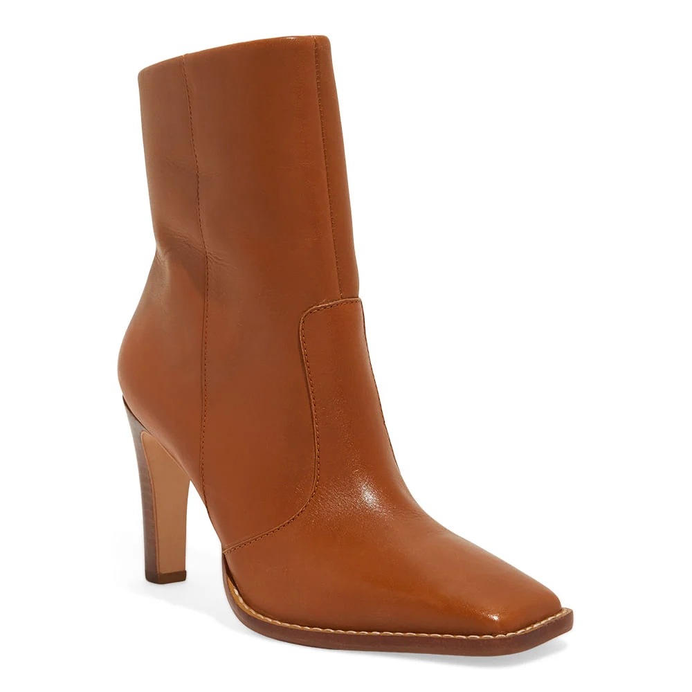 Bota Couro Nobre Soft Caramelo Cano Curto Salto Alto - vista 2 de 4