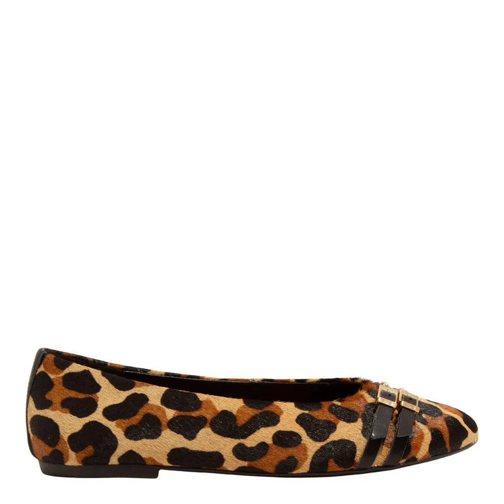 Sapatilha Couro Nobre Soft Animal Print Estampa Onça Bico Redondo - vista 2 de 5