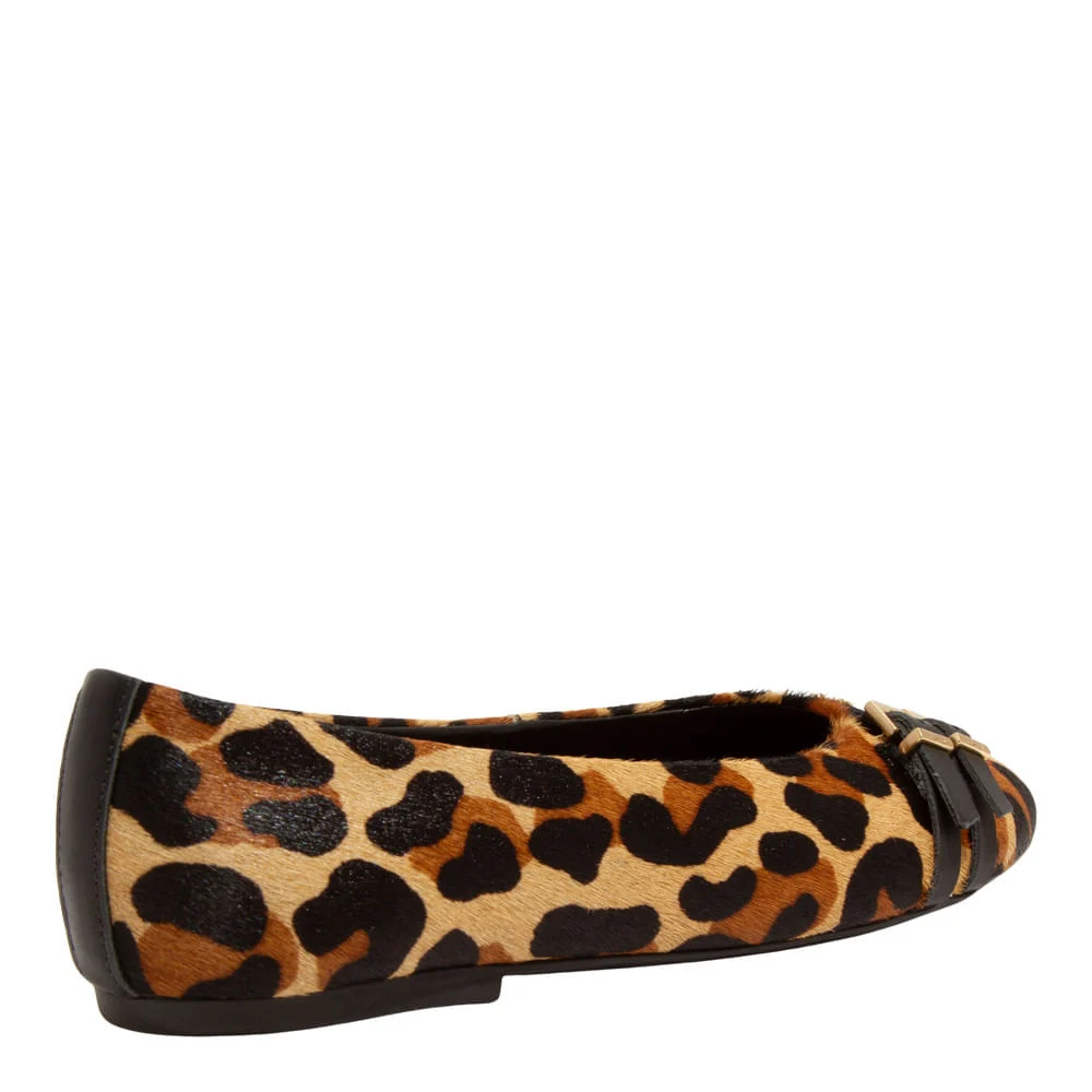 Sapatilha Couro Nobre Soft Animal Print Estampa Onça Bico Redondo - vista 4 de 5