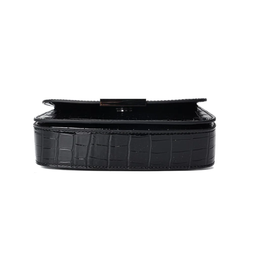 Bolsa Pequena Material Croco Preta Alça Dupla - vista 5 de 6