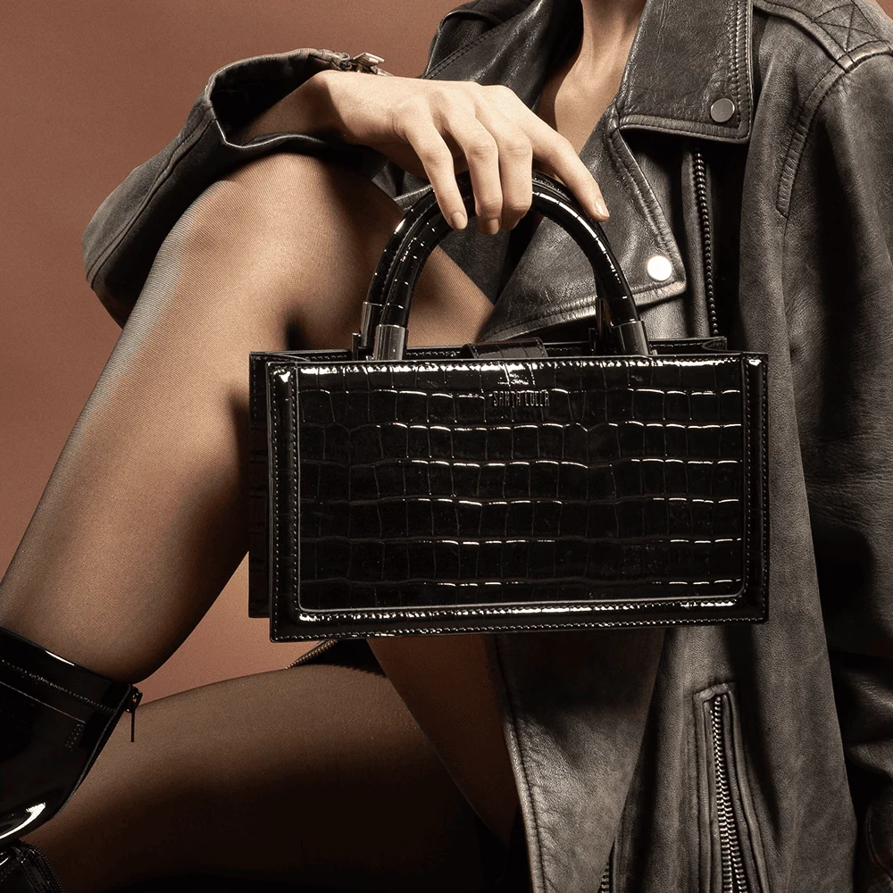 Bolsa Tote Pequena Croco Preta Alça Dupla - vista 2 de 8