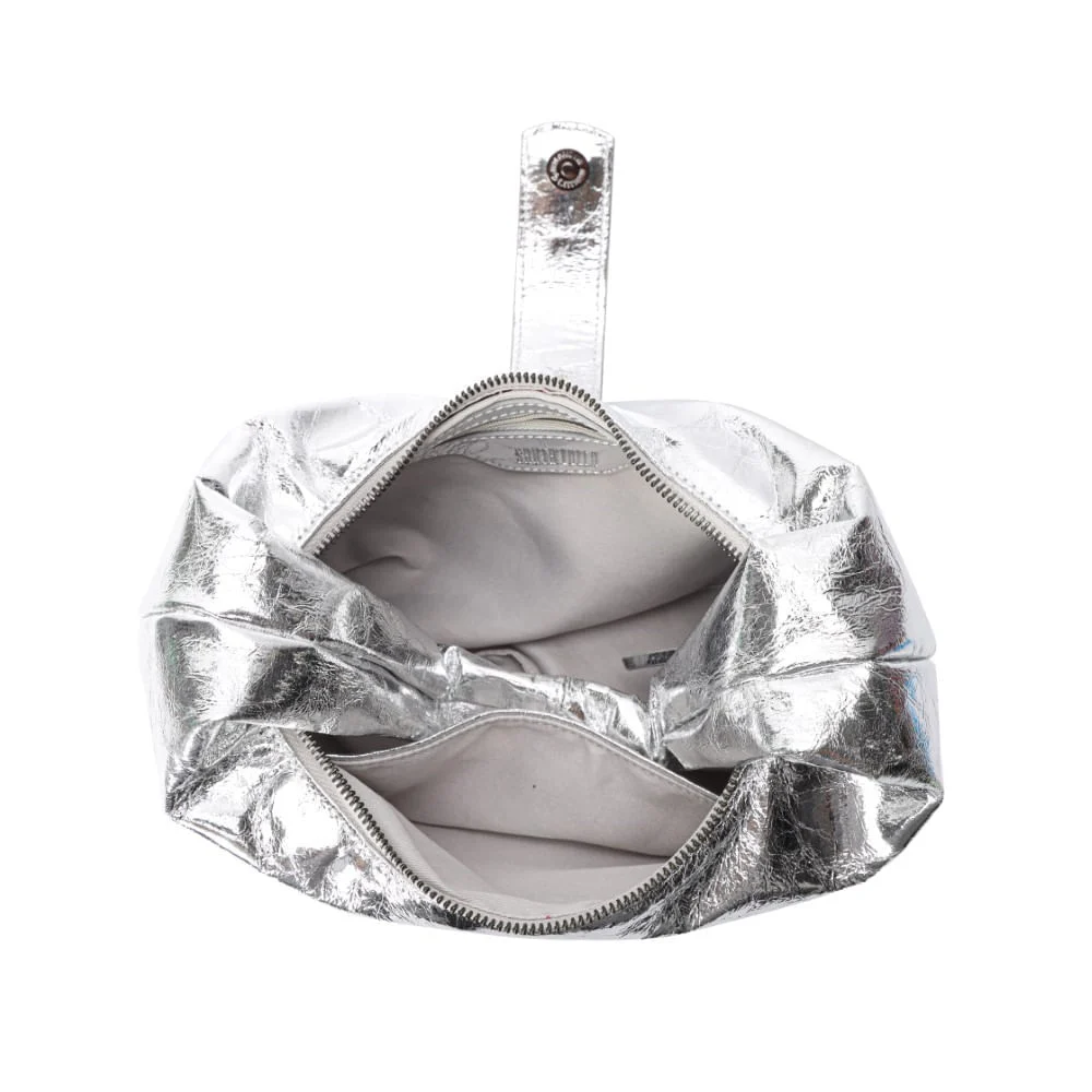 Bolsa Hobo Metalizada Crinkle Prata Alça De Ombro - vista 5 de 7