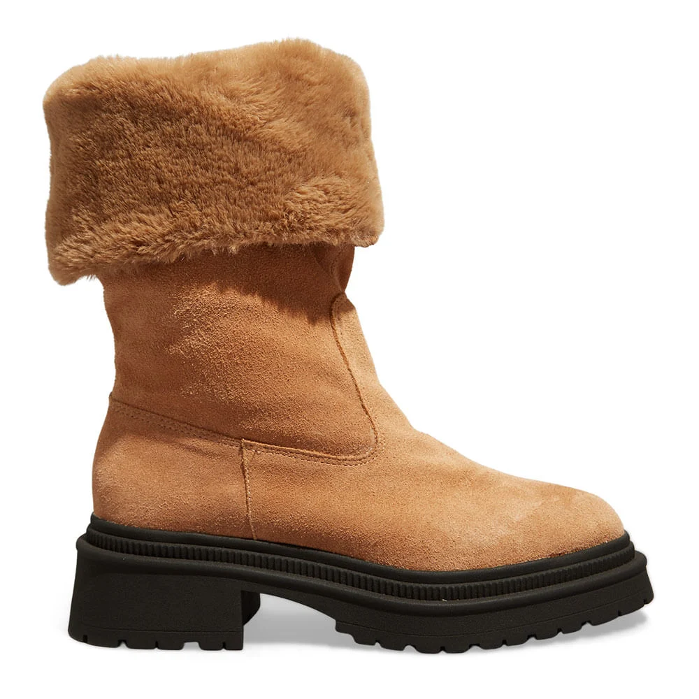 Bota Cano Médio Camurção Caramelo Tratorado - vista 1 de 5
