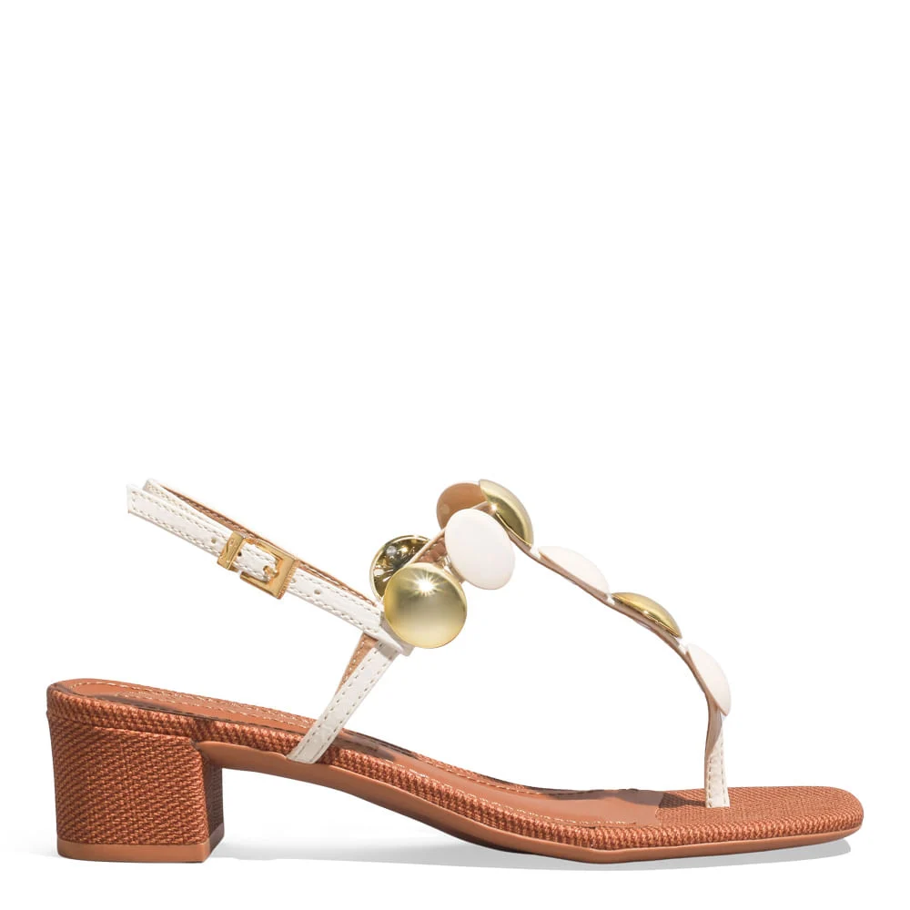 Sandália Verniz Off White Salto Grosso Tachas - vista 1 de 3