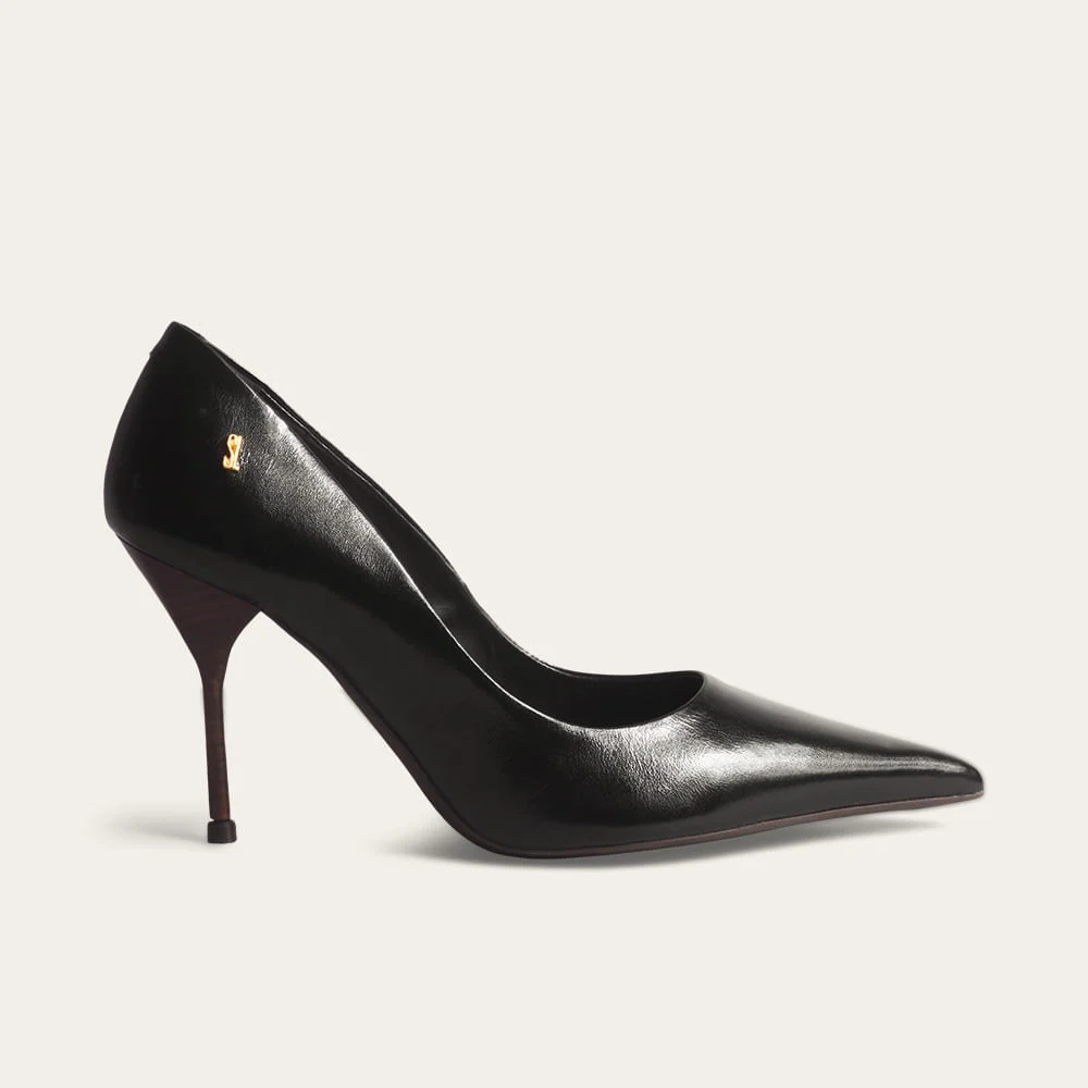 Scarpin Couro Confort Preto Bico Fino Salto Agulha - vista 1 de 3