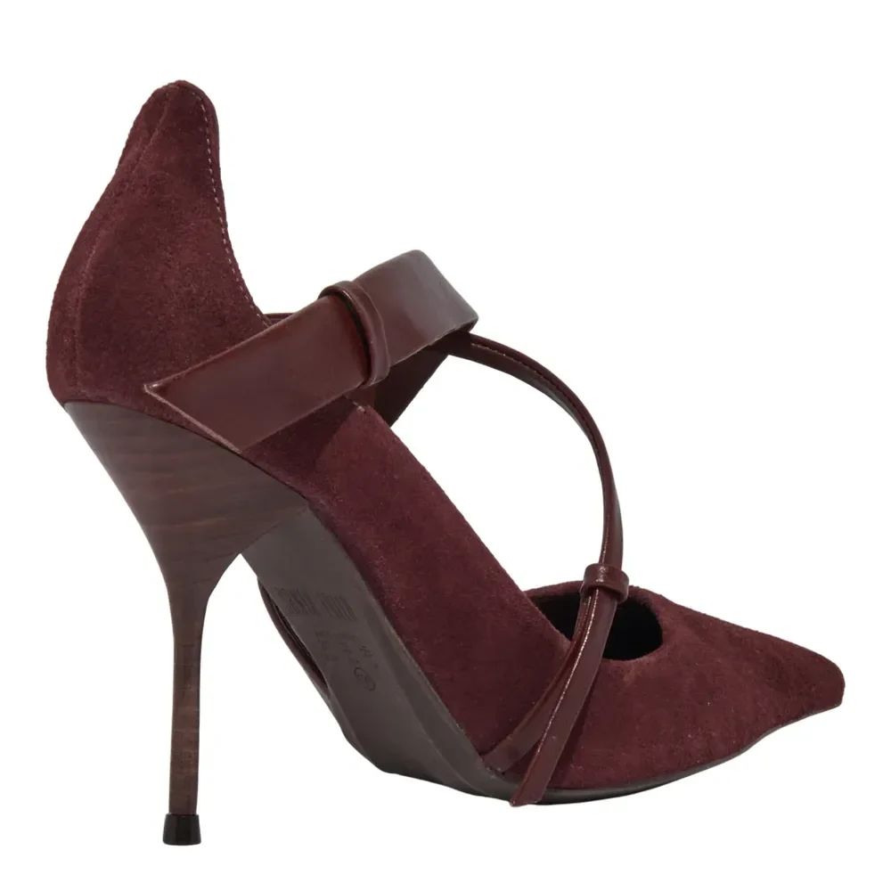 Scarpin Nobuck Marrom Dark Bico Fino Salto Agulha - vista 3 de 3