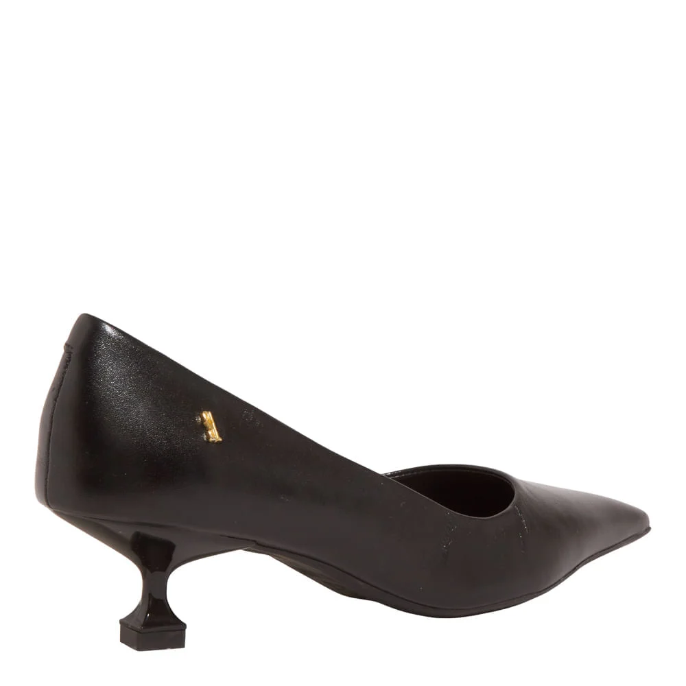 Scarpin Couro Confort Preto Bico Fino Salto Baixo - vista 3 de 4