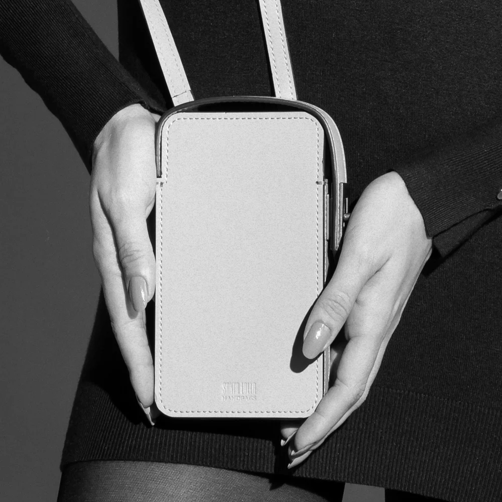 Bolsa Porta Celular Soft Preta Alça Transversal - vista 8 de 8