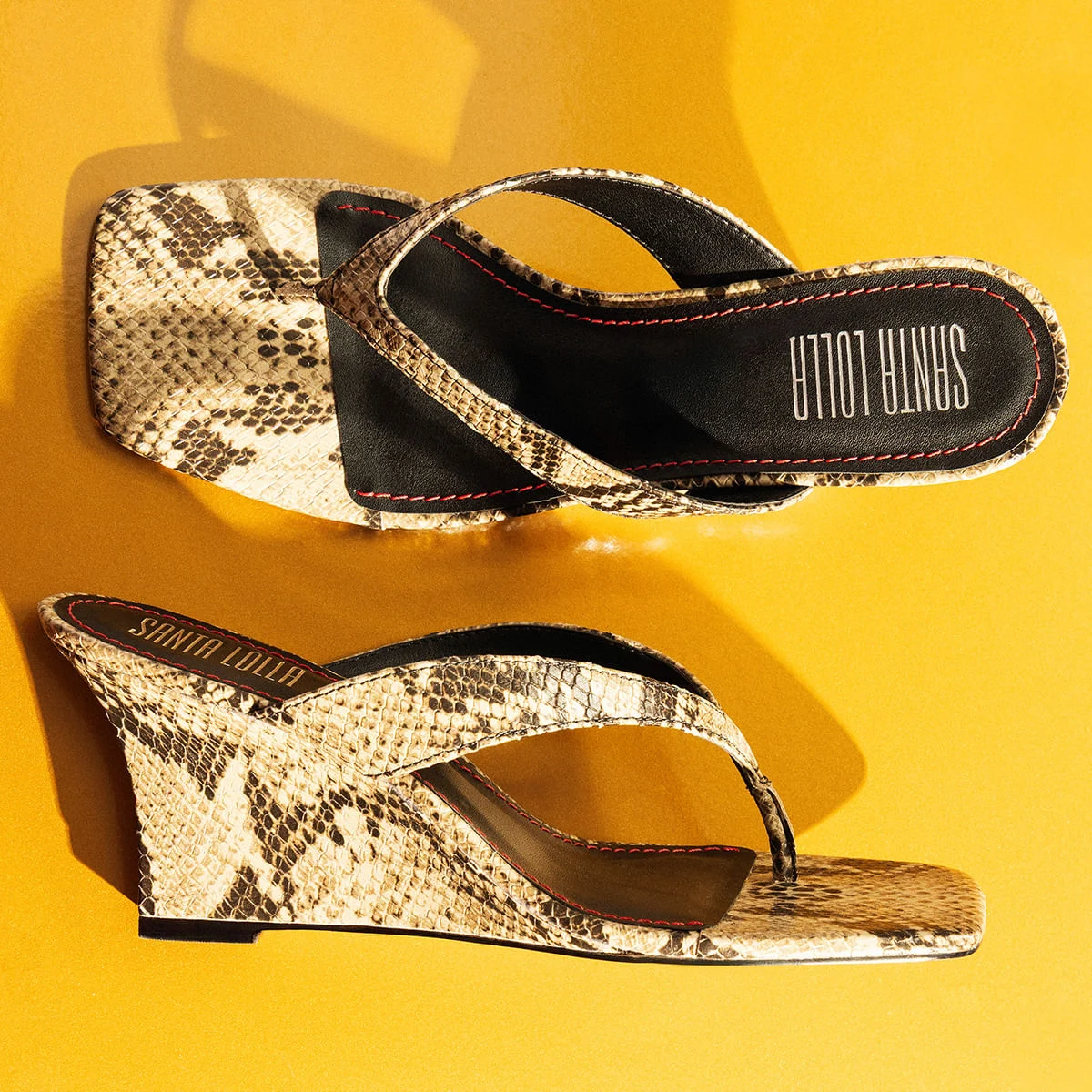 Mule Thong Couro Anabela Animal Print Cobra - vista 1 de 4