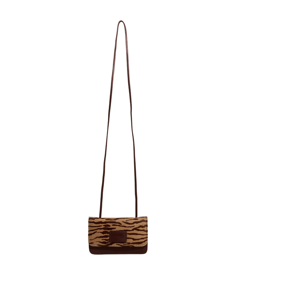Bolsa Pequena Couro Estampa Pelo Zebra Marrom Brown Alça Transversal - vista 3 de 4