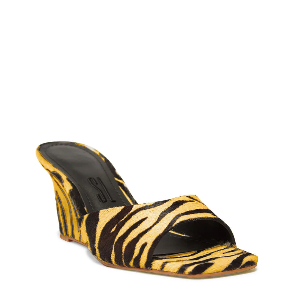 Mule Couro Pelo Estampa Zebra Bico Quadrado - vista 2 de 3