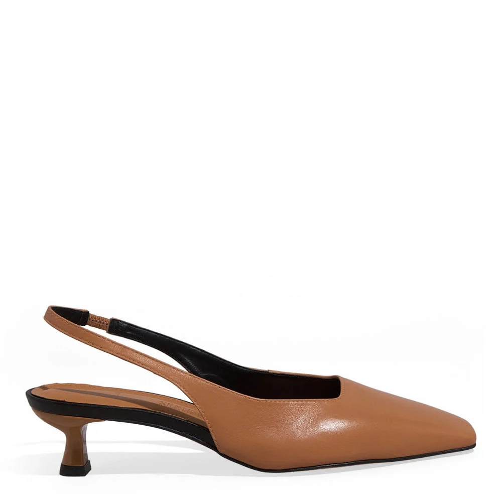 Scarpin Slingback Couro Bico Quadrado Caramelo - vista 1 de 3