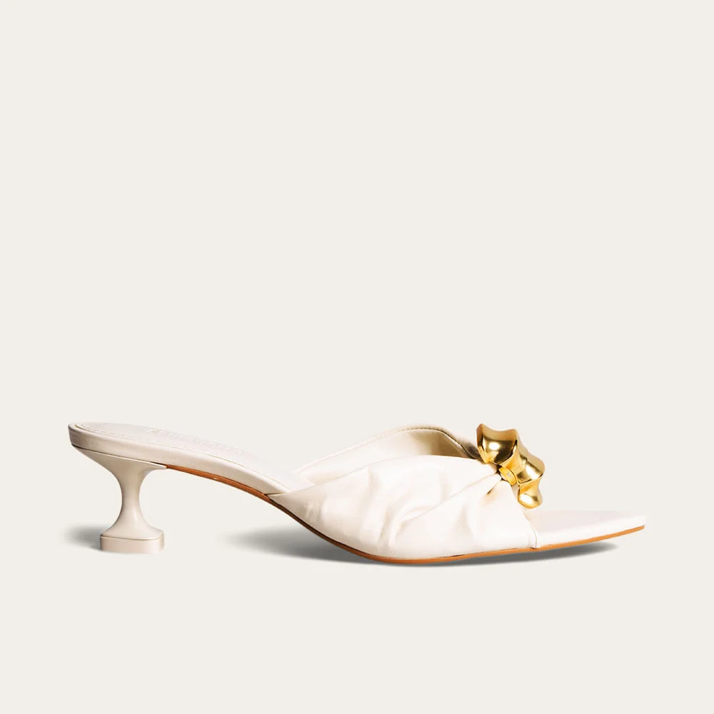 Tamanco Mule Metal Couro Pelica Soft Salto Taça Off White - vista 1 de 4