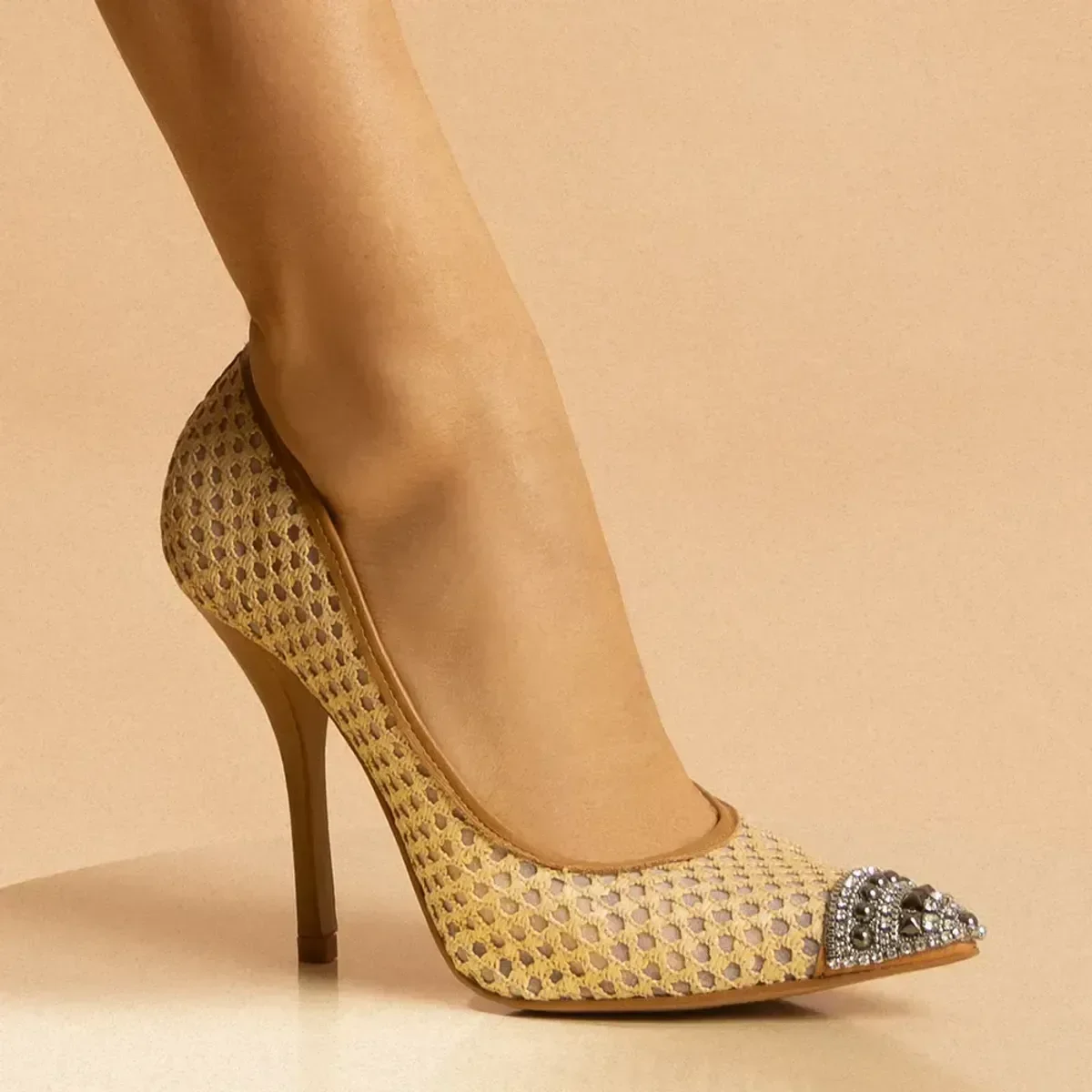Scarpin Strass Salto Alto Fino Bege - vista 1 de 4