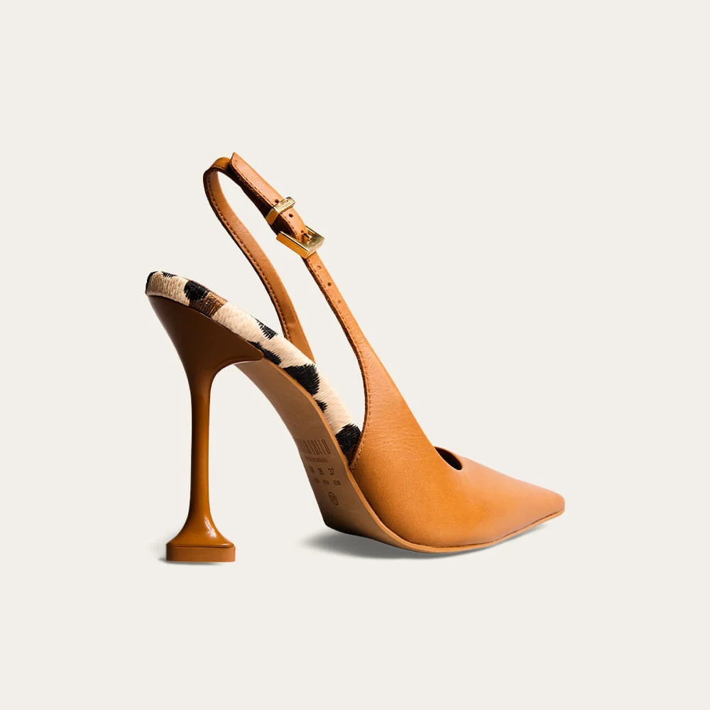Scarpin Slingback Couro Pelica Liso Salto Alto Marrom - vista 2 de 3