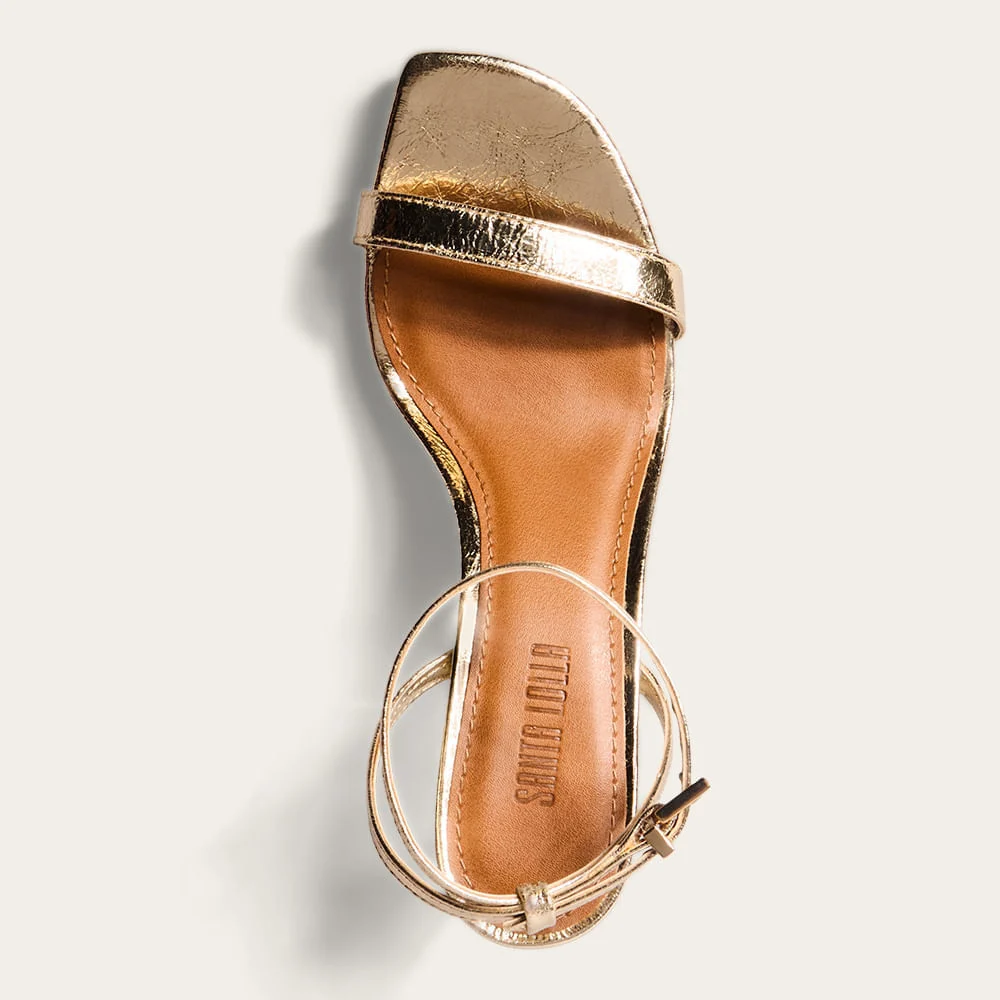 Sandália Couro Metalizado Dourado Salto Médio - vista 3 de 3