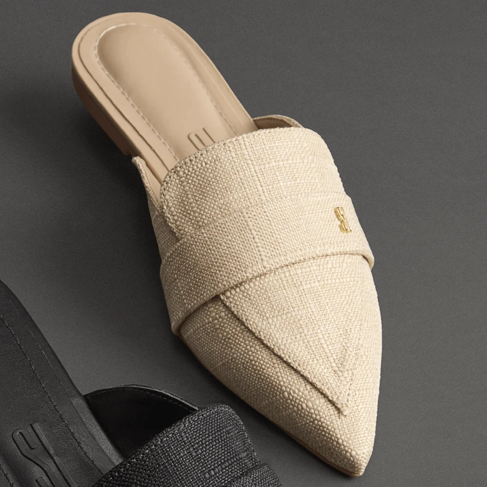 Mocassim Mule Linho Copacabana Bege Porcelana Bico Fino - vista 1 de 5
