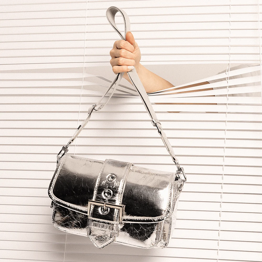 Bolsa Nylon Prata Metalizado Alça Gorgurão - vista 2 de 8